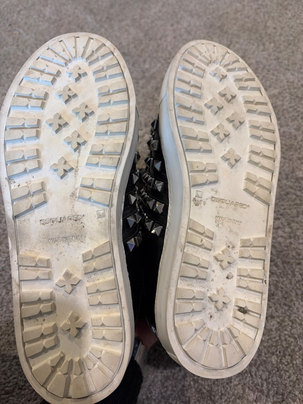Sneakers - Picture 4 of 4